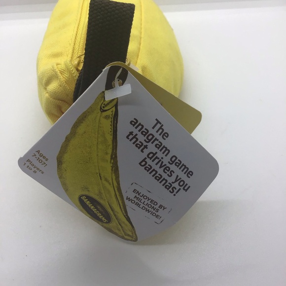 NWT Bananagrams Crossword Family Fun Game Anagram Word Play Banana Complete - Picture 2 of 4